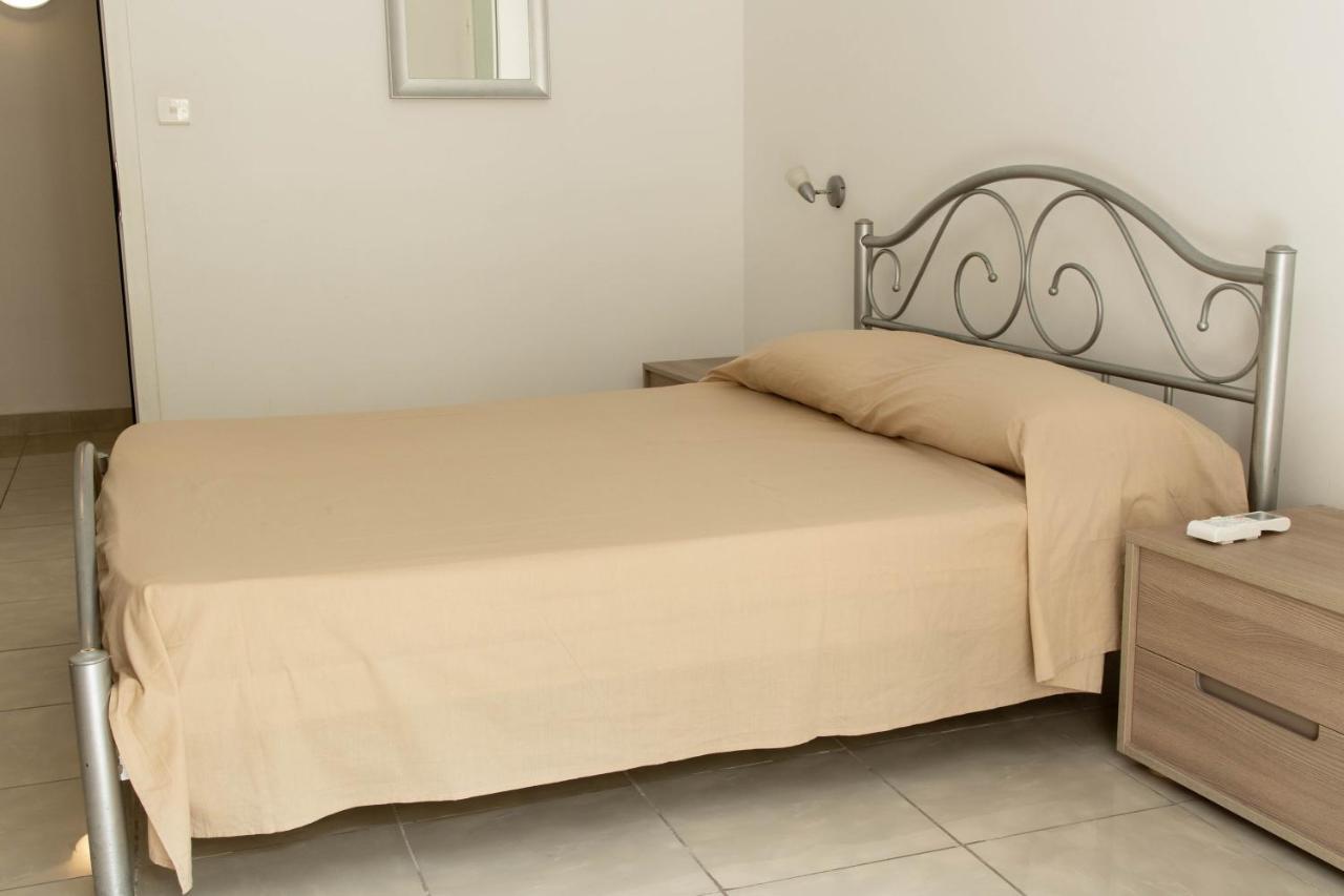 Spacious 3-Bedroom Apartment 30 Seconds From Sea Marsaskala Exterior photo