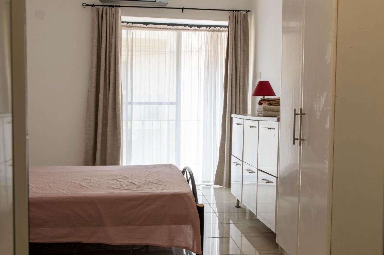 Spacious 3-Bedroom Apartment 30 Seconds From Sea Marsaskala Exterior photo